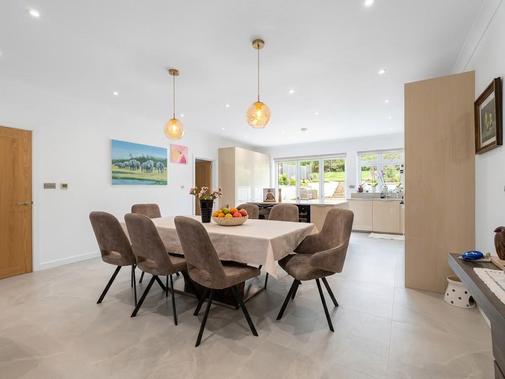 Highview Gardens, Edgware, HA8, Edgware